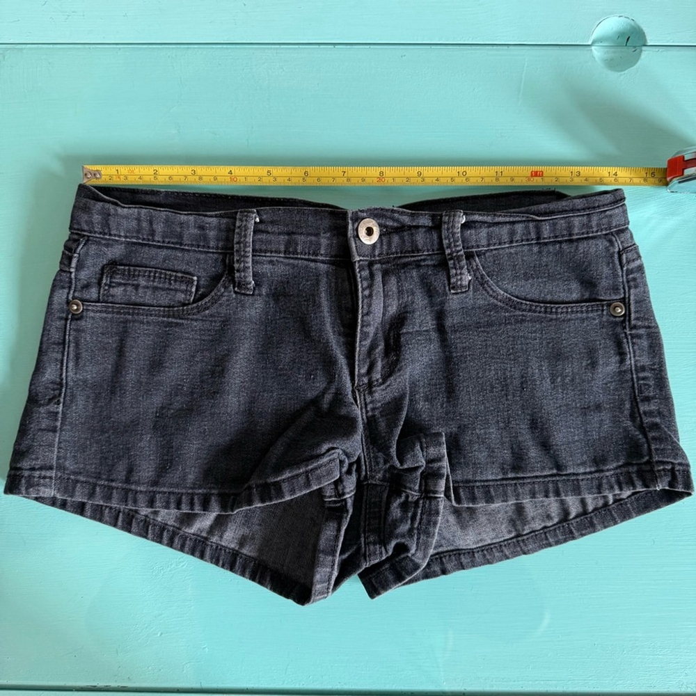 Forever 21 Black Jean Shorts Classic Style 26 - Picture 3 of 6